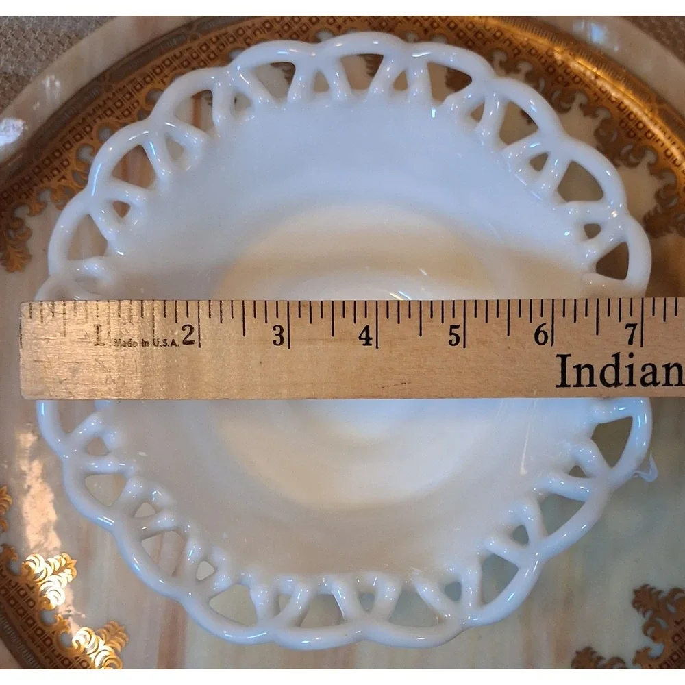 Vintage Milk Glass Old Quilt Lace Edge Pedestal Bowl Compote White